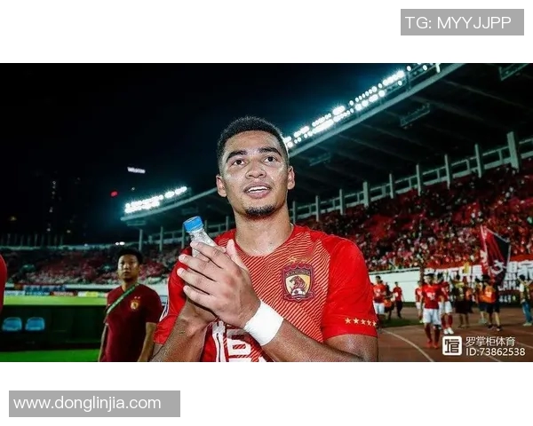 戈丁失误引发球迷热议,尤文图斯宣布对其进行处罚 戈丁失误引发球迷热议,尤文图斯宣布对其进行处罚